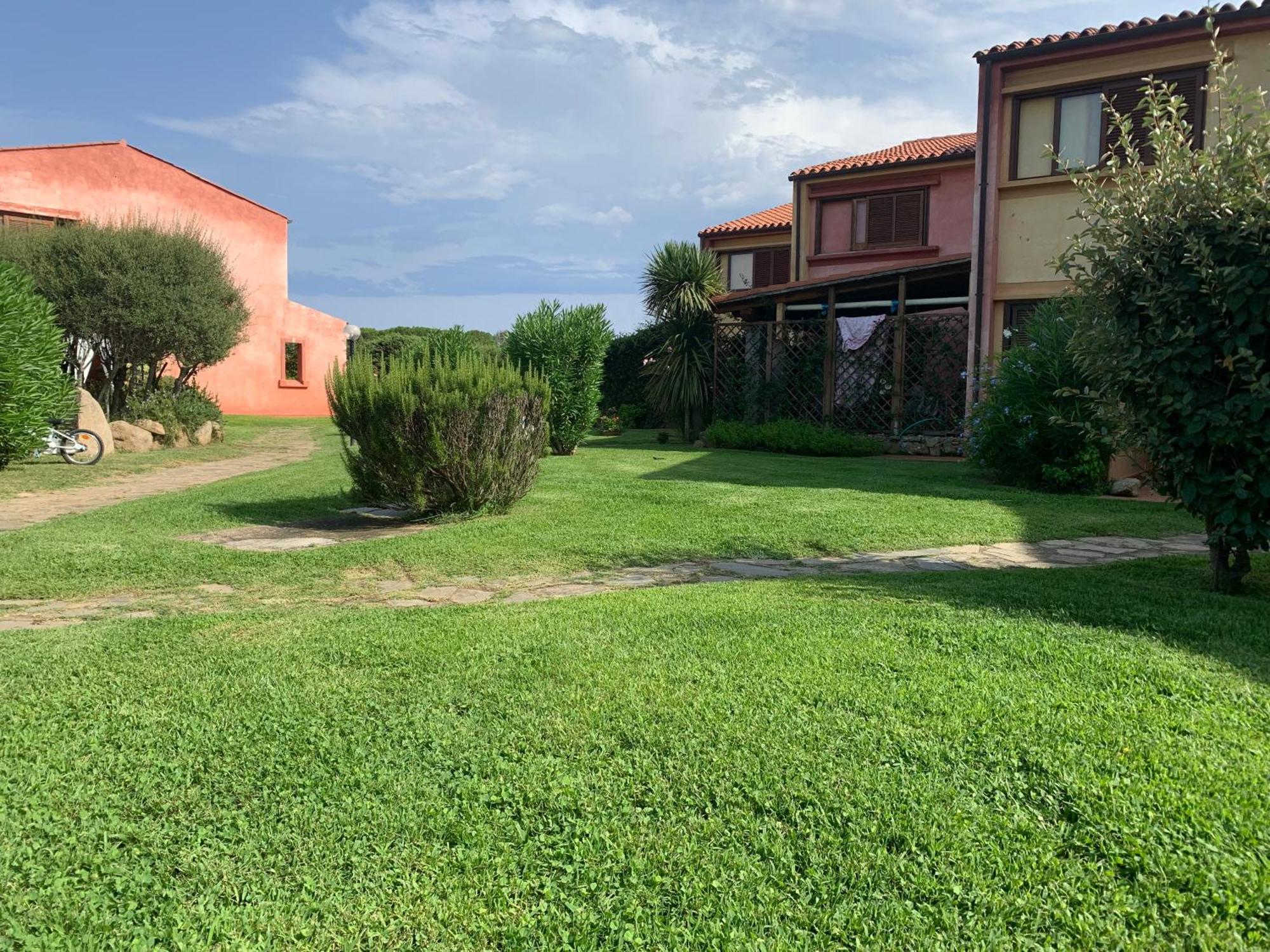 Casa Smeralda: Con Giardino E Vicino Al Mare Punta Molara Exterior photo