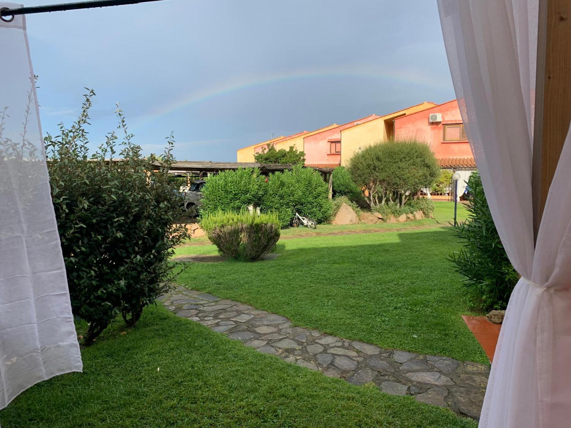 Casa Smeralda: Con Giardino E Vicino Al Mare Punta Molara Exterior photo